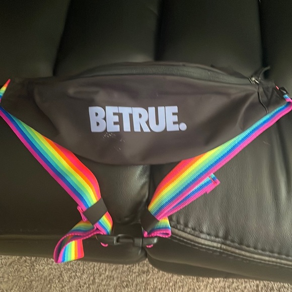 Nike BeTrue Pride Fanny pack / Rainbow belt with seatbelt clip